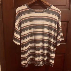 Adorable cropped stripped shirt